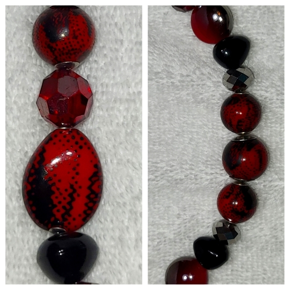 KIM ROGERS Deep Red and Black Necklace and Dangle Earrings Set / Pierced - Picture 3 of 5